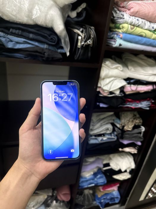 Продам iPhone 13 в отличном состояние , без ремонта