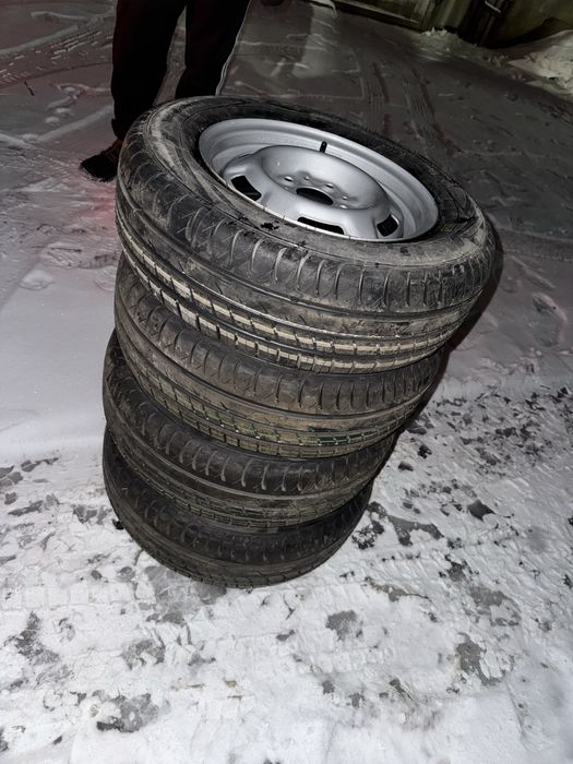 Новый комплект шин с диском R13
