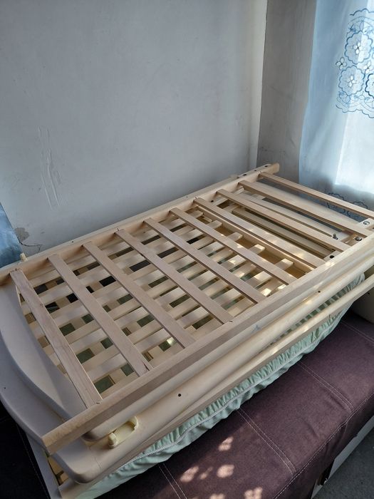 Продам детскую кроватку