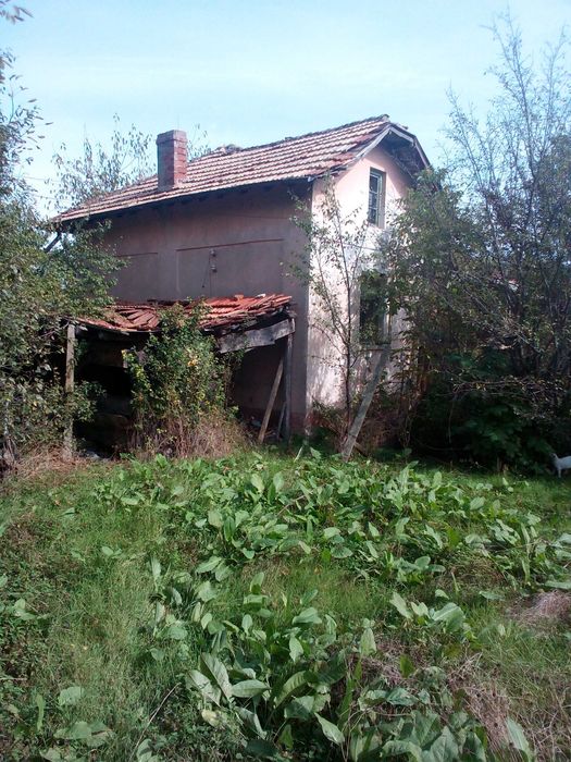 Продава се Къща в с. Садовец, Област Плевен - 42 кв.м за 310 €/кв.м - Снимка #2