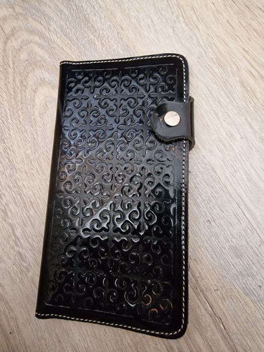 Продается кожанный кошелёк  мужской