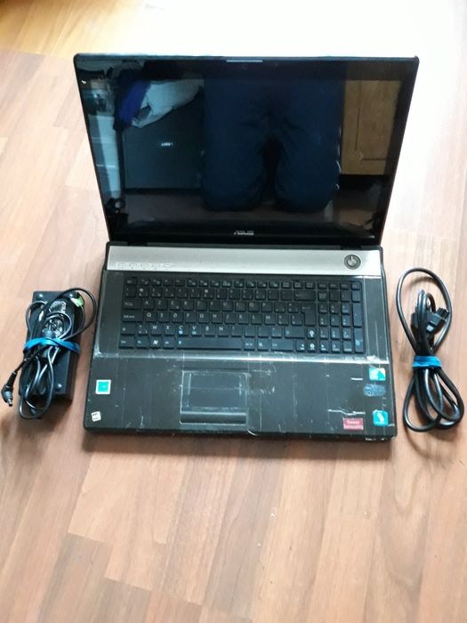 Vând laptop ASUS model N71Jq