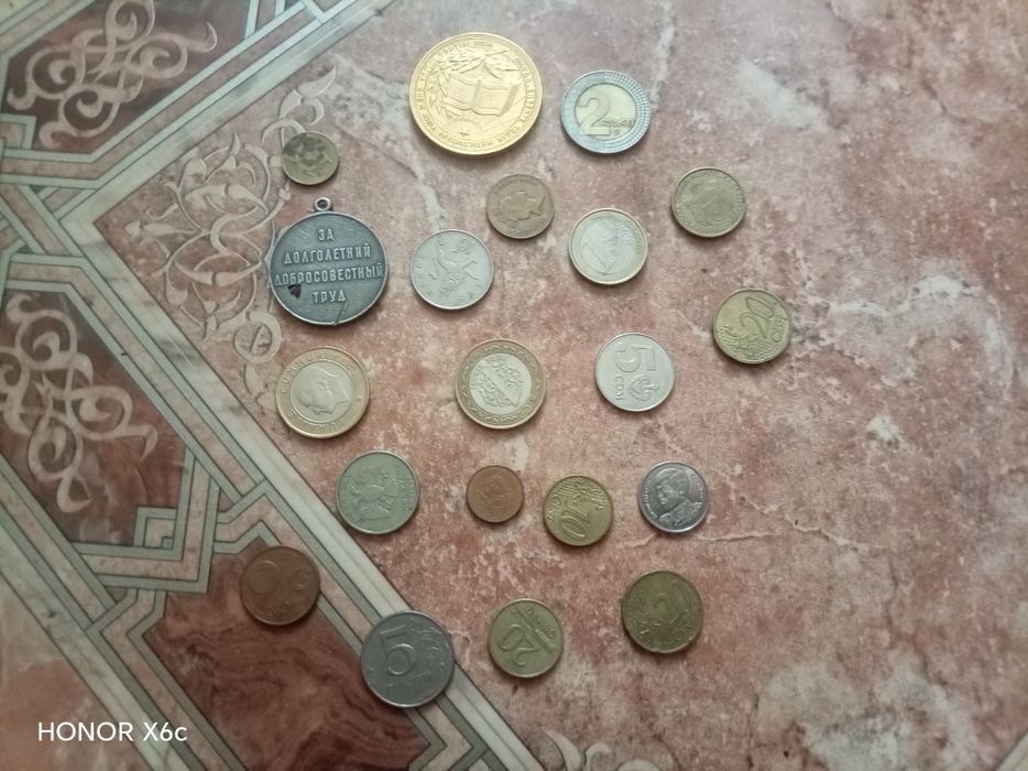 Продам монеты и купюры