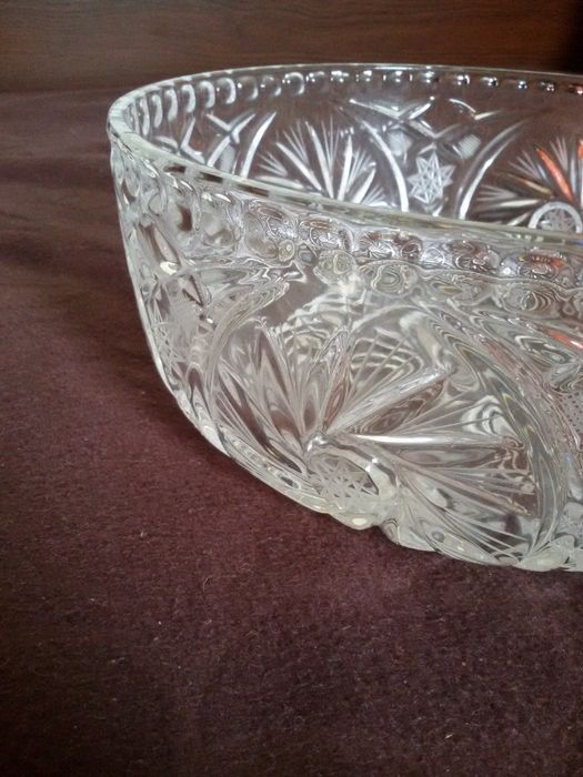 Кристална купа с красиви орнаменти