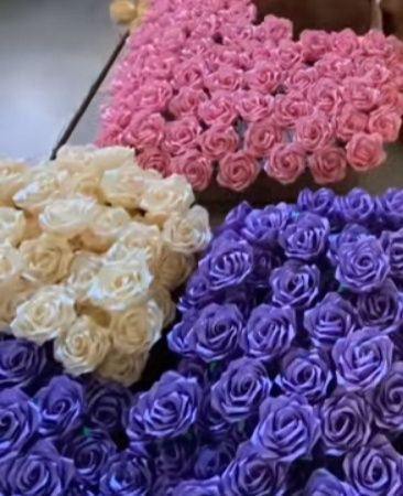 Розы из атласных ленты ручная работа принемаю заказ одна штука 13000