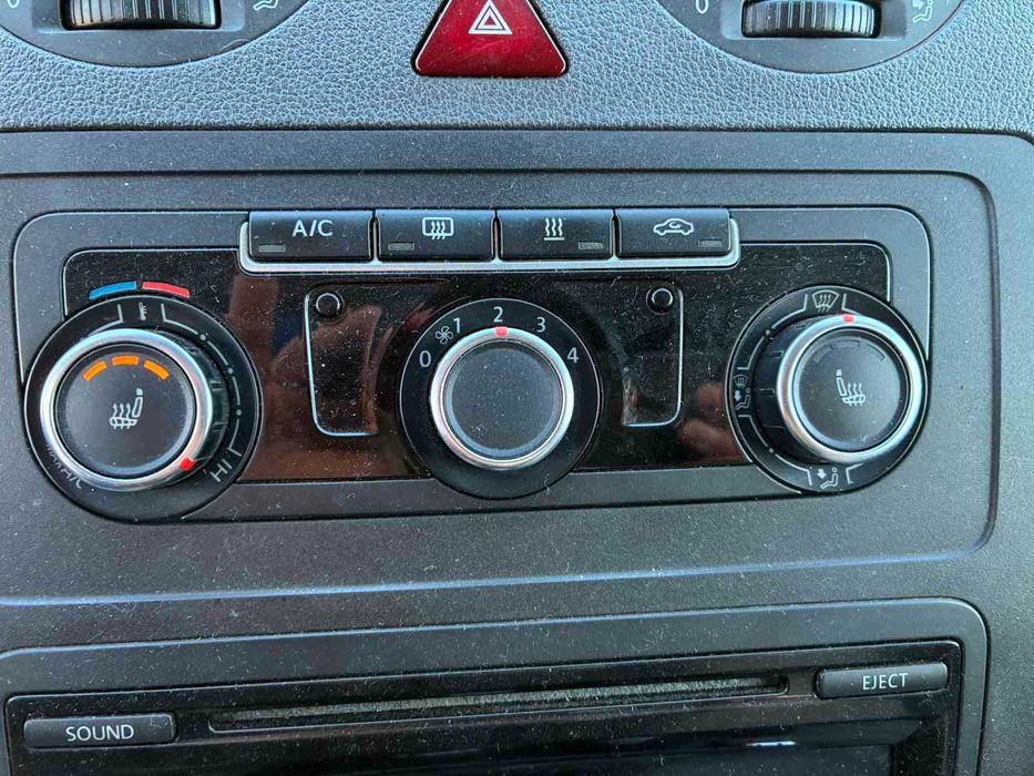 Автомобил Фолксваген Кади