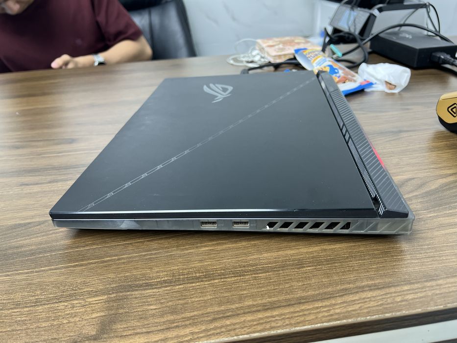 ASUS ROG Strix SCAR 18 (2023)