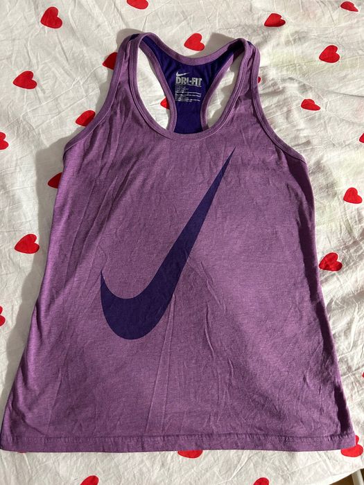 Дамски потници и тениски Nike
