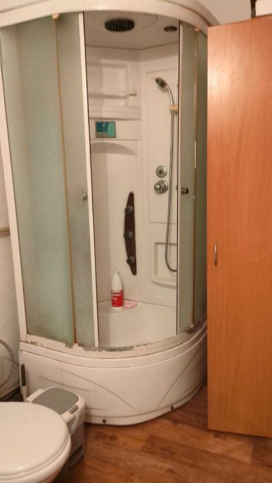 сдается дом желательно  семейным