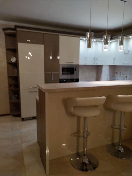 Продава се Тристаен апартамент в Бургас, Сарафово - 116 кв.м за 1983 €/кв.м - Снимка #3