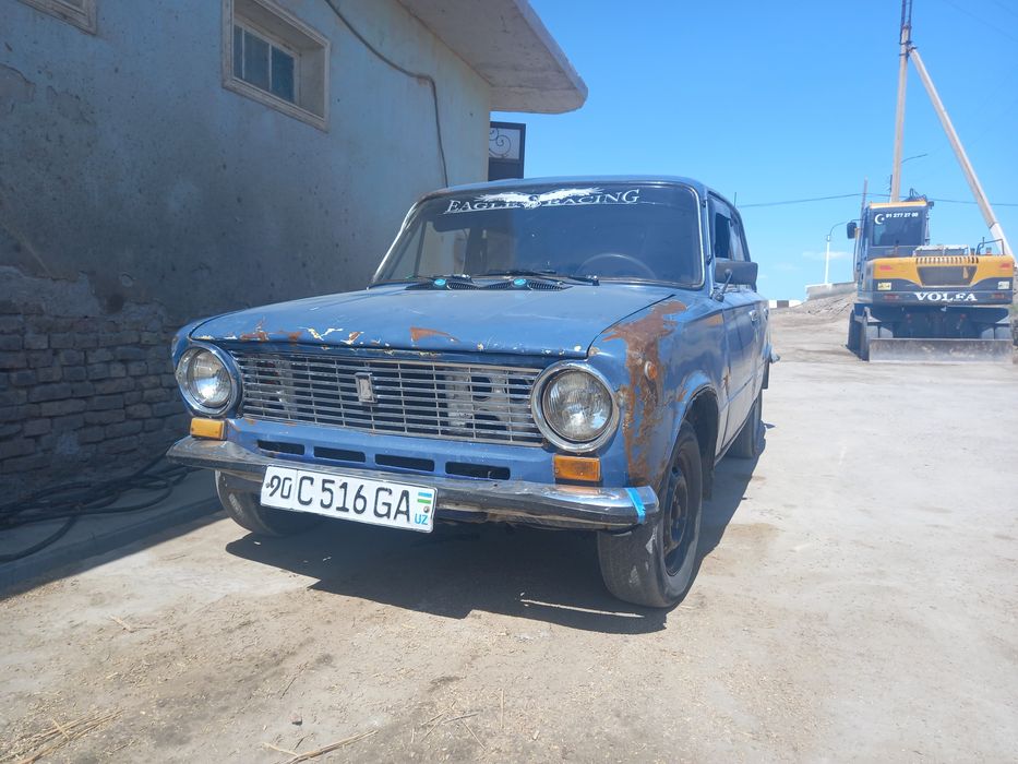 Кук жигули яхши холатда