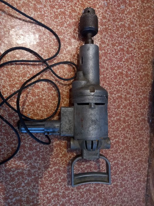Продаю советскую дрель