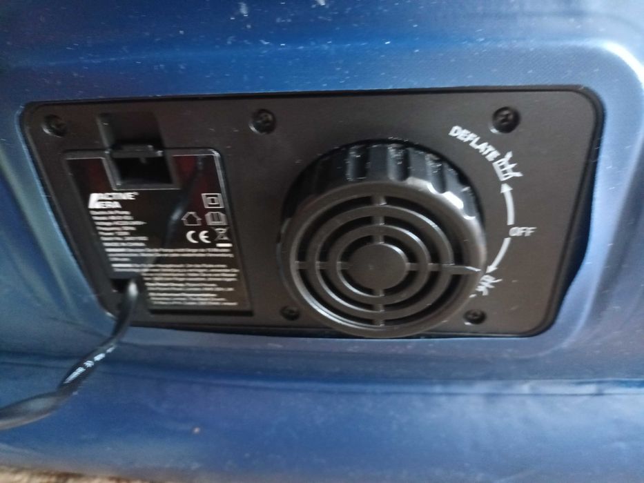 Надоваемо легло с вградена електрическа помпа