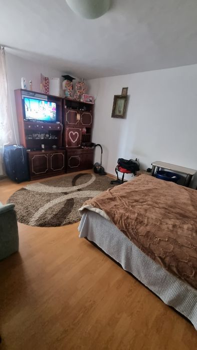 Garsoniera etaj 1 centru