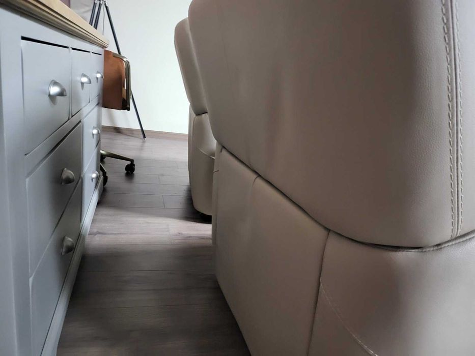 Комплект кремави кожени фотьойли - 2 броя