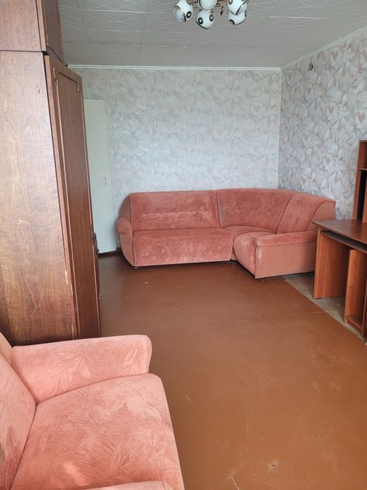 Продам квартиру 1.5 .ул Ларионова 2 .