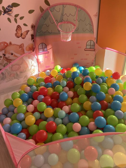 Басейн с 540 броя топки и кош