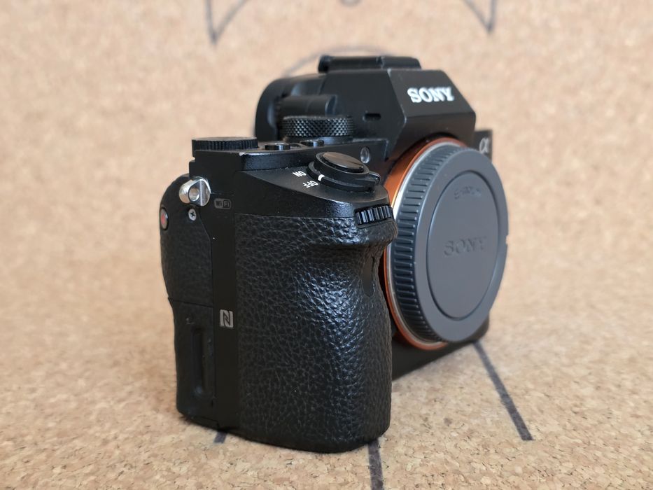 Sony a7II + грип и 5 батерии