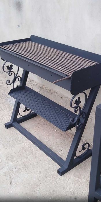 Grătare personalizate din fier – lucrate manual, pe comandă
