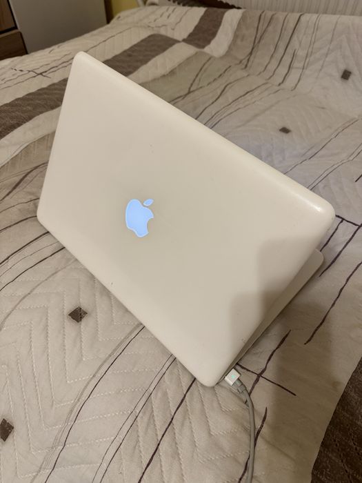 MacBook A1342, mid 2010