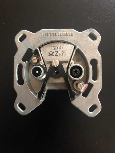priza splitter antena satelit kathrein
