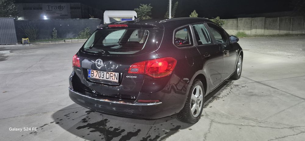 Vand/Schimb  Opel  Astra  J  2013 Tourier  !!!ATENȚIE!!!Euro 5  start/stop consum foarte mic