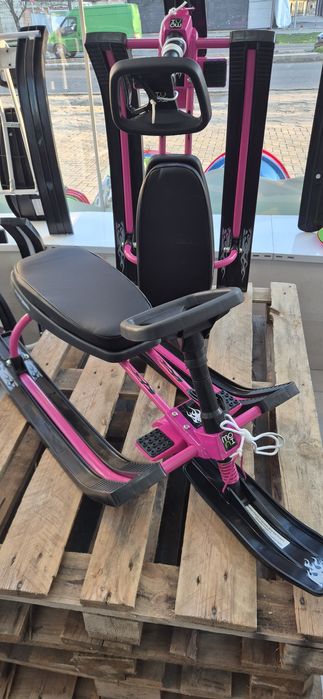 Шейна с волан Снежко розова