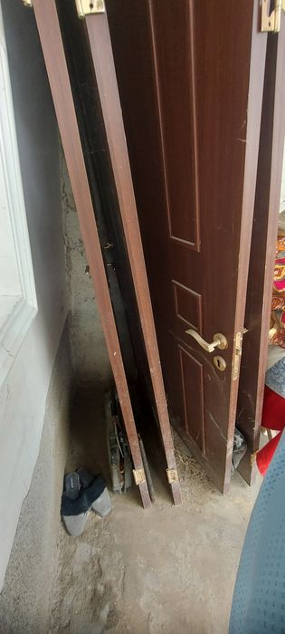 Eshiklar sotiladi 4 ta