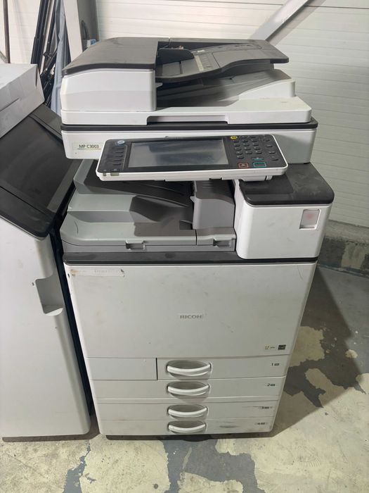 Imprimantă Multifuncțională Ricoh MP C3003