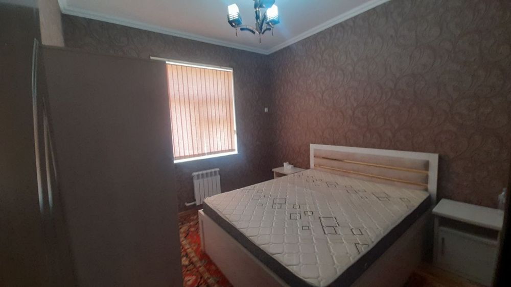 Фаргона шахар хокимят олдида Янги курилган Дом.