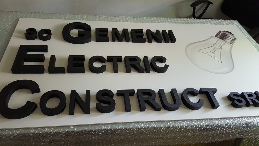 Texte pentru geam/masina, bennere,grafica,mesh,sablare,bannere