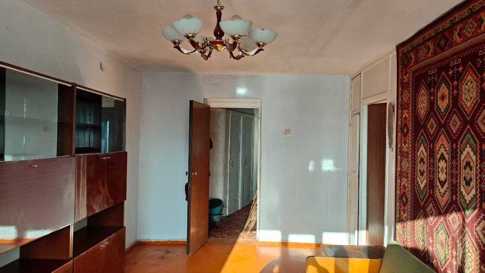 Продам трехкомнатную квартиру