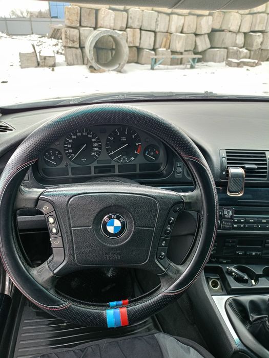 Продам автомобиль Бмв