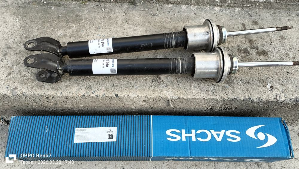 Передный амортизатор