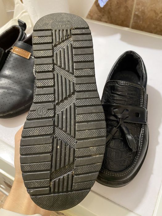 Продам детскую обувь