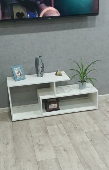 Тумба под телевизор в гостиную