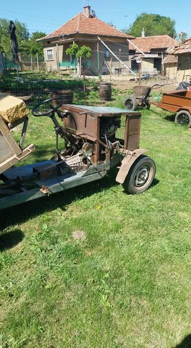 Продавам  трактори самоделки!!
Продавам два самоделни трк