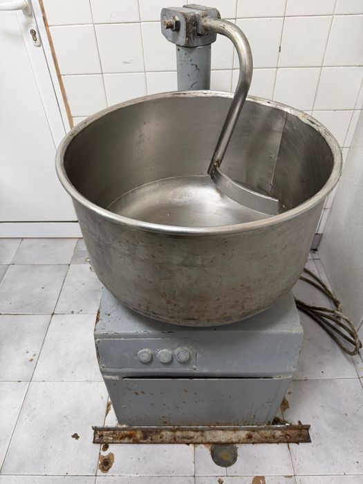 Тестомесачка 60 литра