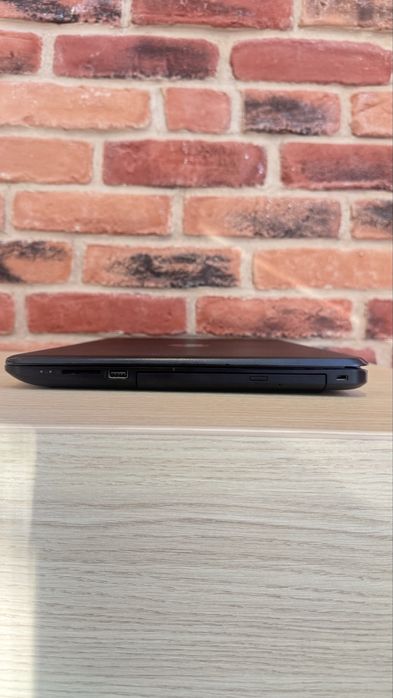 Продавам HP 15-bs036ng лаптоп