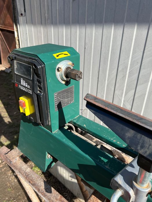 Strung pentru prelucrarea lemnului