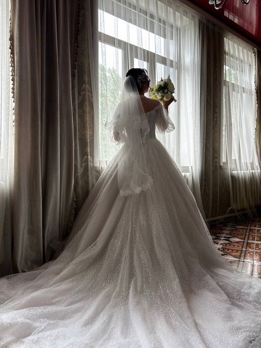 Продам свадебные платье