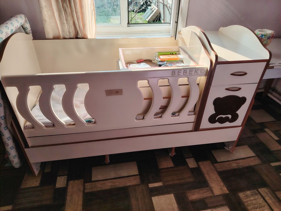 Продаётся детская кроватка