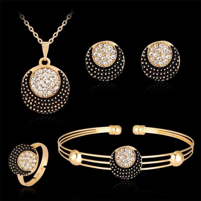 Продавам дамски комплект бижута