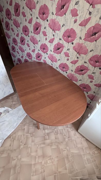 Стол кухонный в отличном состоянии