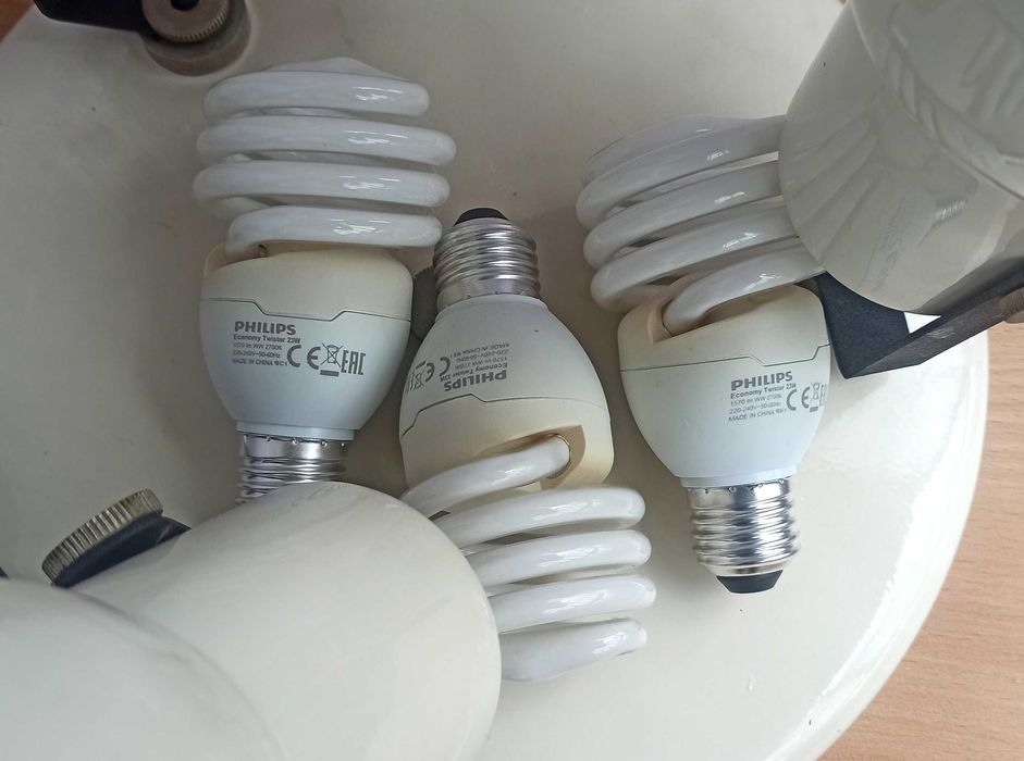 Таванен плафон с три регулируеми лампи + 3 крушки PHILIPS