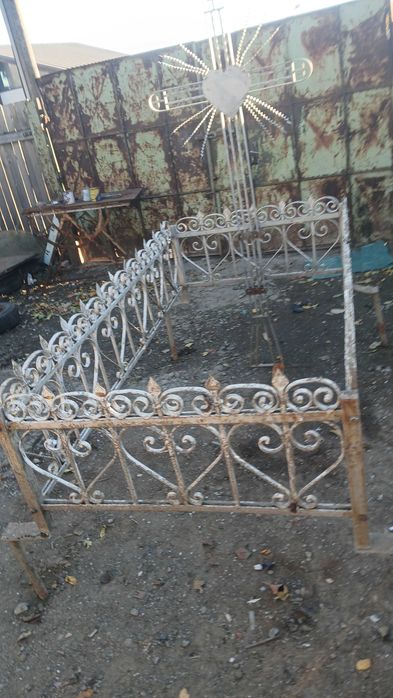 Vand grilaj mormant  / gard mormant + cruce - grilaj funerar din fier
