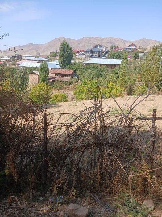 Toshkent viloyati Parkent tumani Kumushkonda turar yer sotiladi