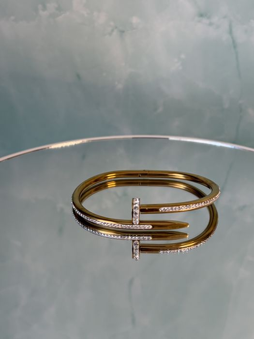 Дамски гривни различни модели