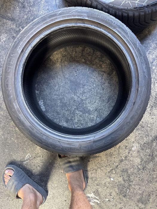 245/40/18 Vredestein