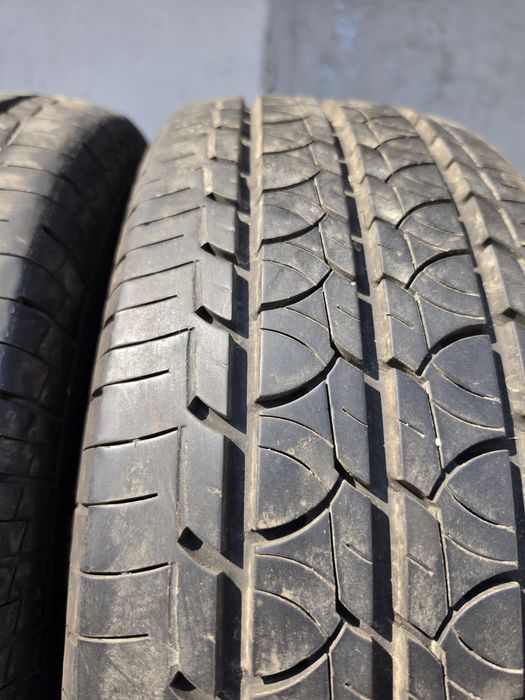 2 бр. гуми за бус 225/70/15C Barum DOT 1317 8 mm